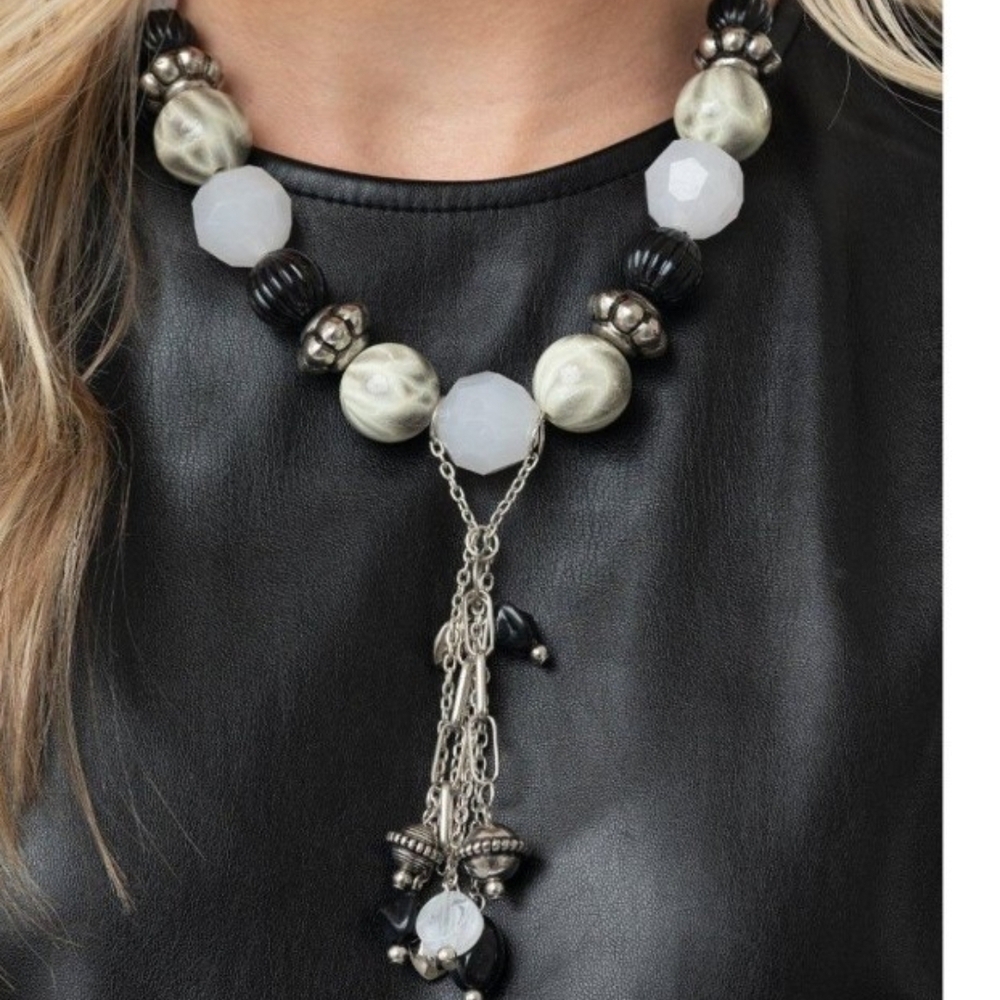 Paparazzi Silver and Black Statement Necklace Break A Leg! Fashion Jewelry - Picture 3 of 8